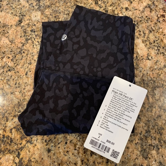 Lululemon’s Align HR Pant 28” leggings - Picture 7 of 7